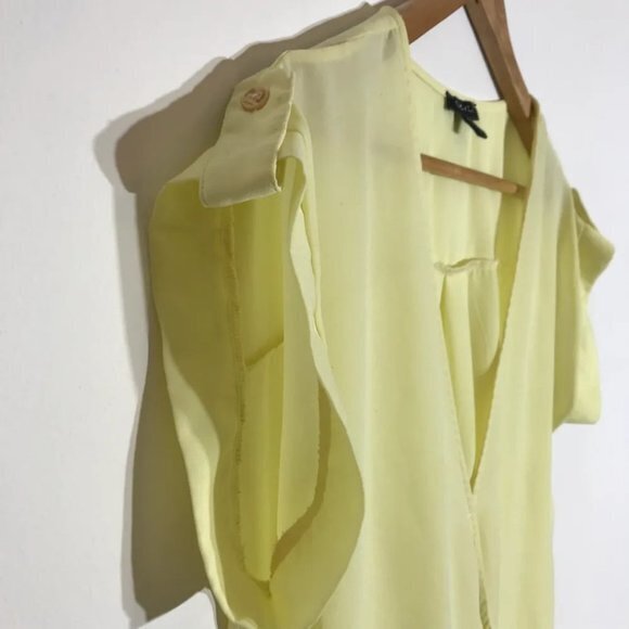 Pale Yellow boxy loose fit V neck cross over short sleeve blouse SZ M - Picture 2 of 7
